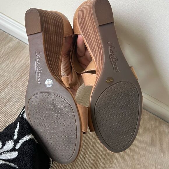 Lucky Brand Women's Jenley Wedges Sz 8 EUC Tan Leather - Picture 13 of 16